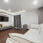 Apartment H2o *